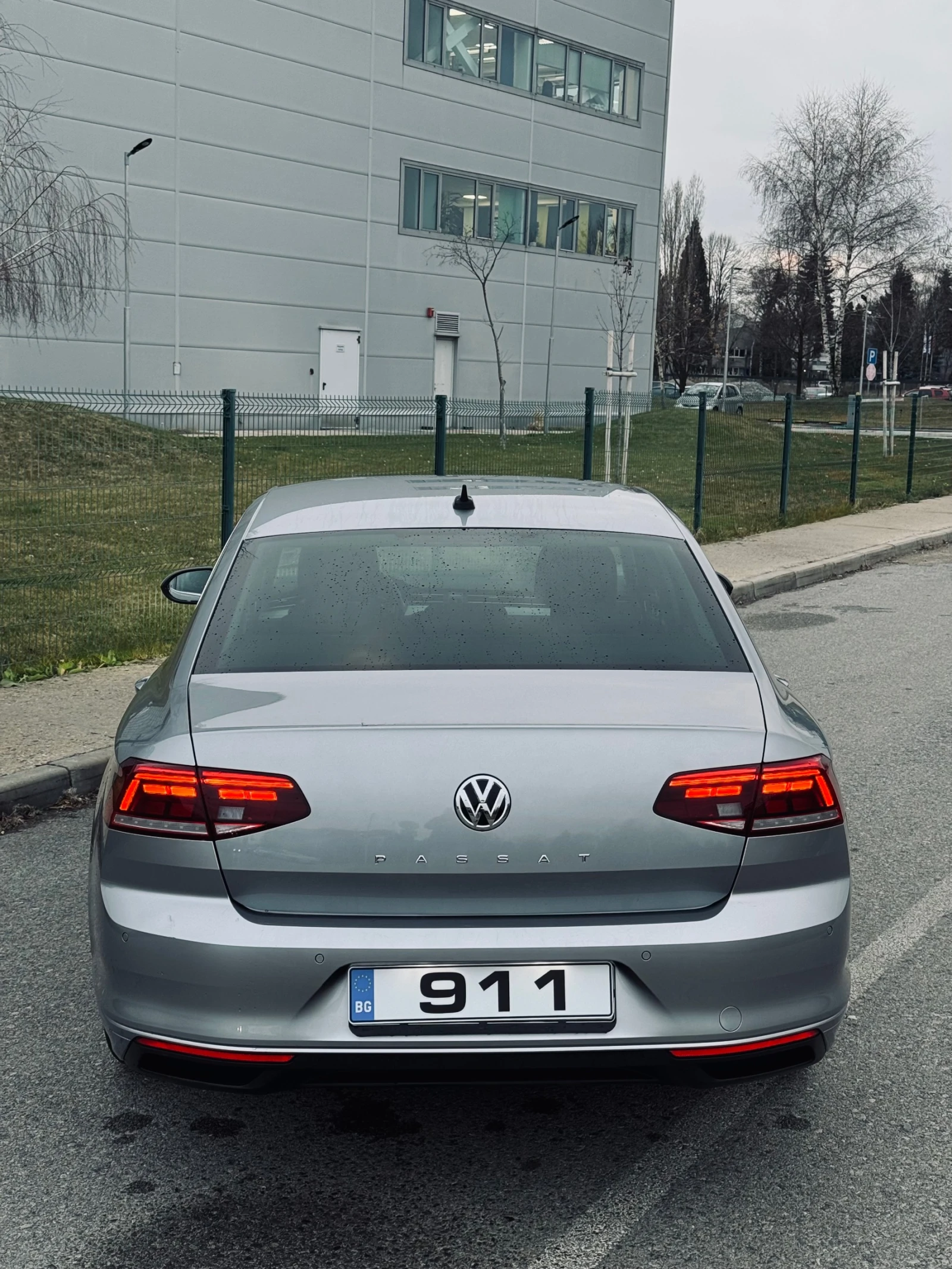 VW Passat 2.0 TDI / BUSINESS / Гаранция / 7 DSG / Facelift - изображение 5