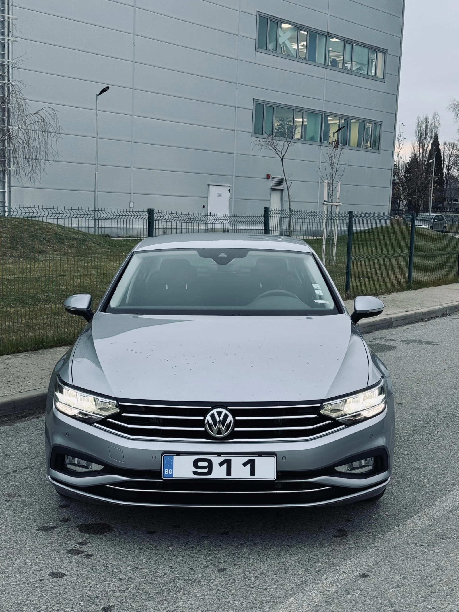 VW Passat 2.0 TDI / BUSINESS / Гаранция / 7 DSG / Facelift - изображение 2