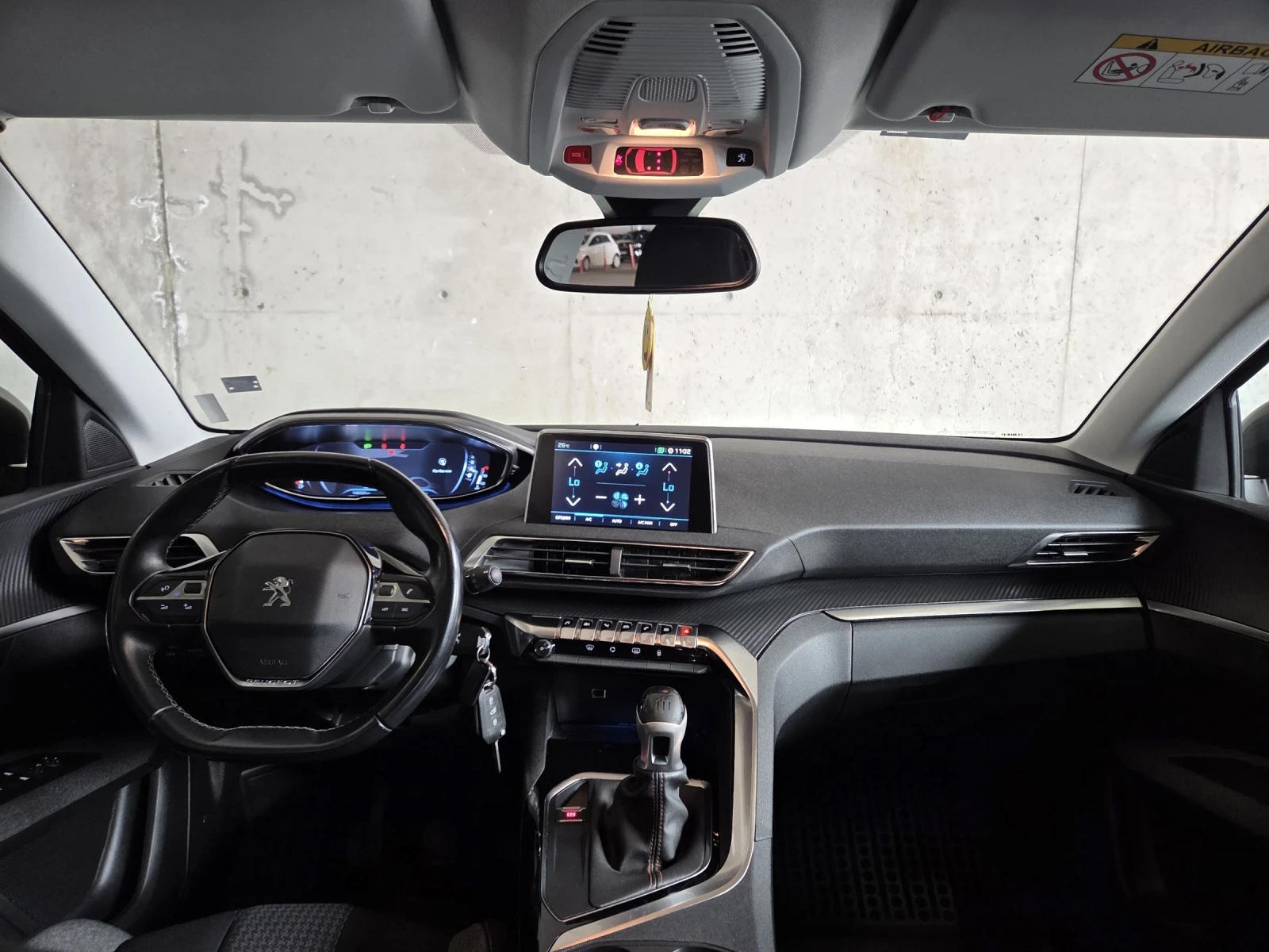 Peugeot 3008 1.2i, 130hp| Като нова!| Напълно обслужена| 6-ск. - изображение 10