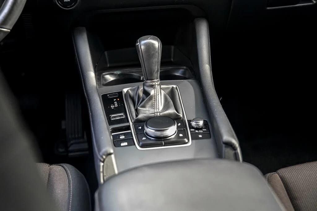 Mazda 3 *  *    *   *  | Mobile.bg   14