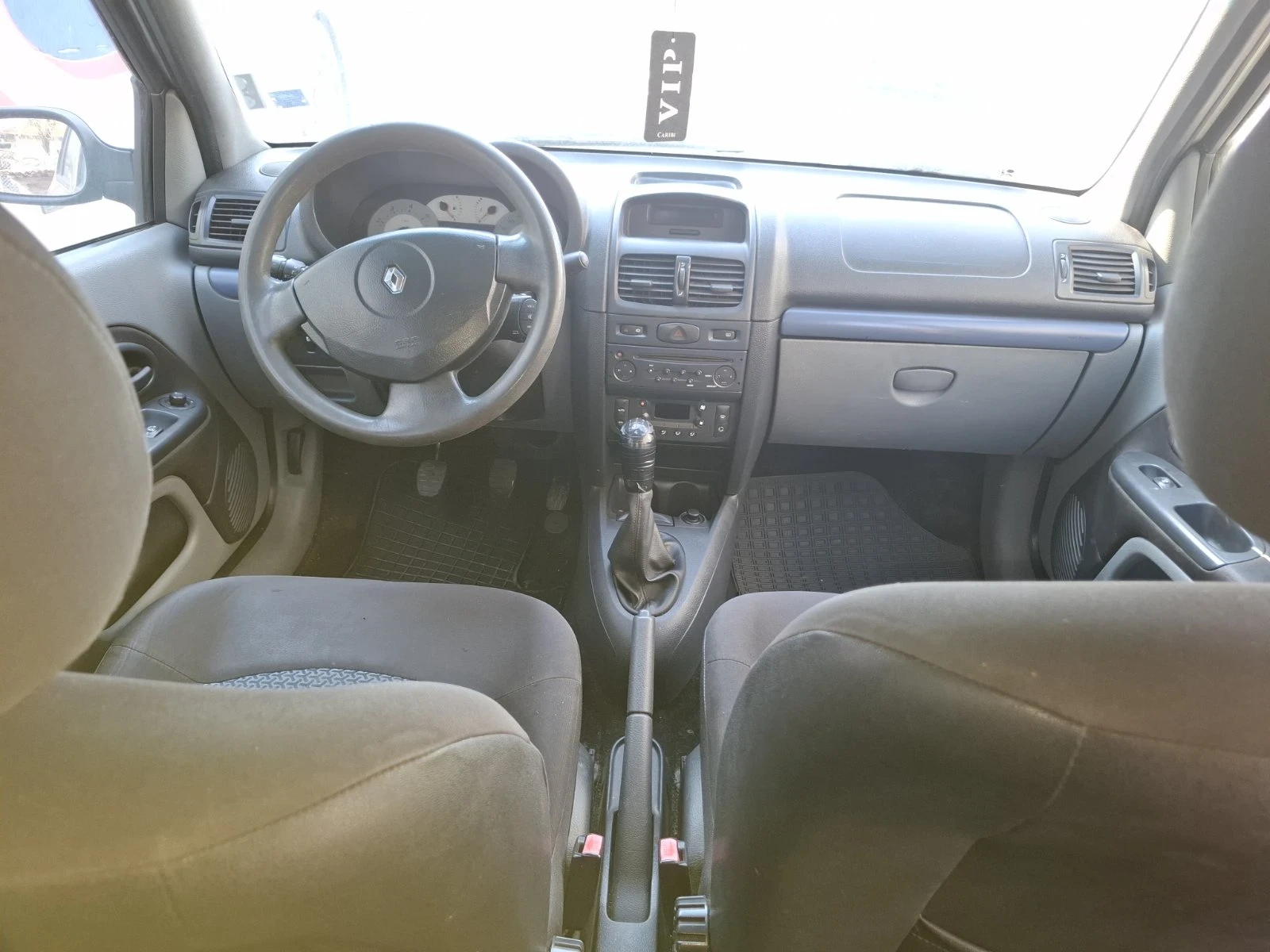 Renault Symbol, снимка 6 - Автомобили и джипове - 53861927