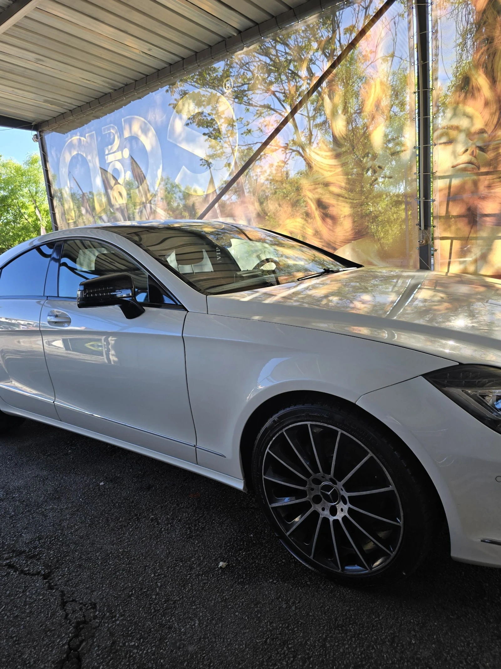 Mercedes-Benz CLS 350 Подгрев на 4 седалки, Keyless, Дистроник, Park Ass, снимка 3 - Автомобили и джипове - 54369090