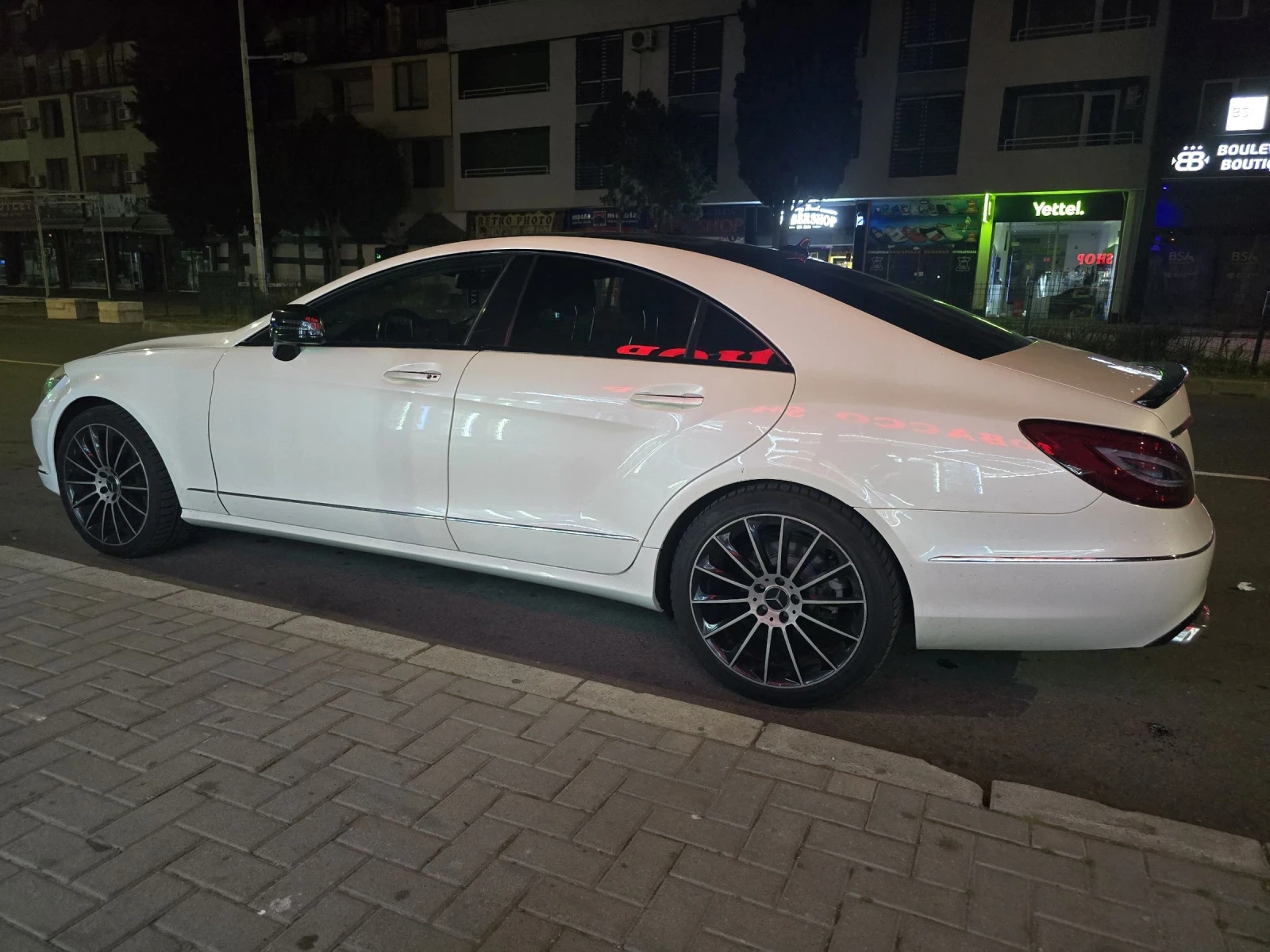 Mercedes-Benz CLS 350 Подгрев на 4 седалки, Keyless, Дистроник, Park Ass, снимка 3 - Автомобили и джипове - 53960012