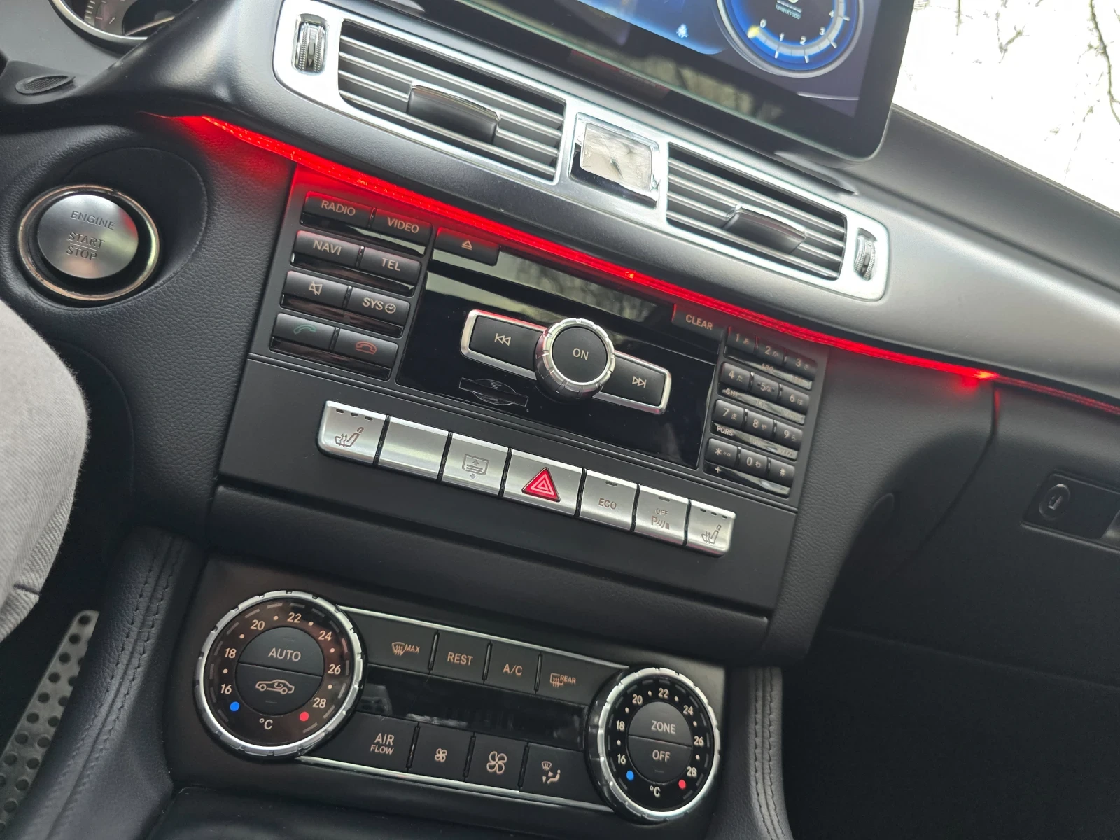 Mercedes-Benz CLS 350 Подгрев на 4 седалки, Keyless, Дистроник, Park Ass, снимка 11 - Автомобили и джипове - 53960012