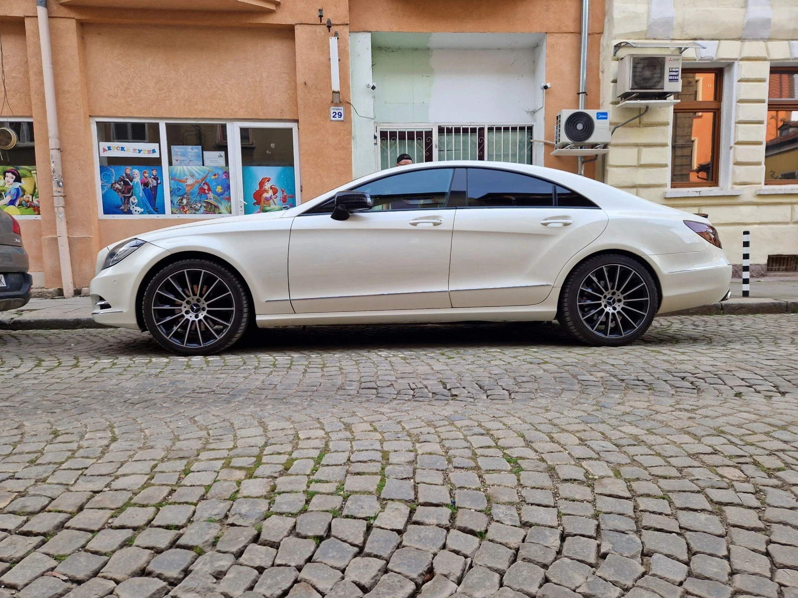 Mercedes-Benz CLS 350 Подгрев на 4 седалки, Keyless, Дистроник, Park Ass | Auto.bg — изображение 1