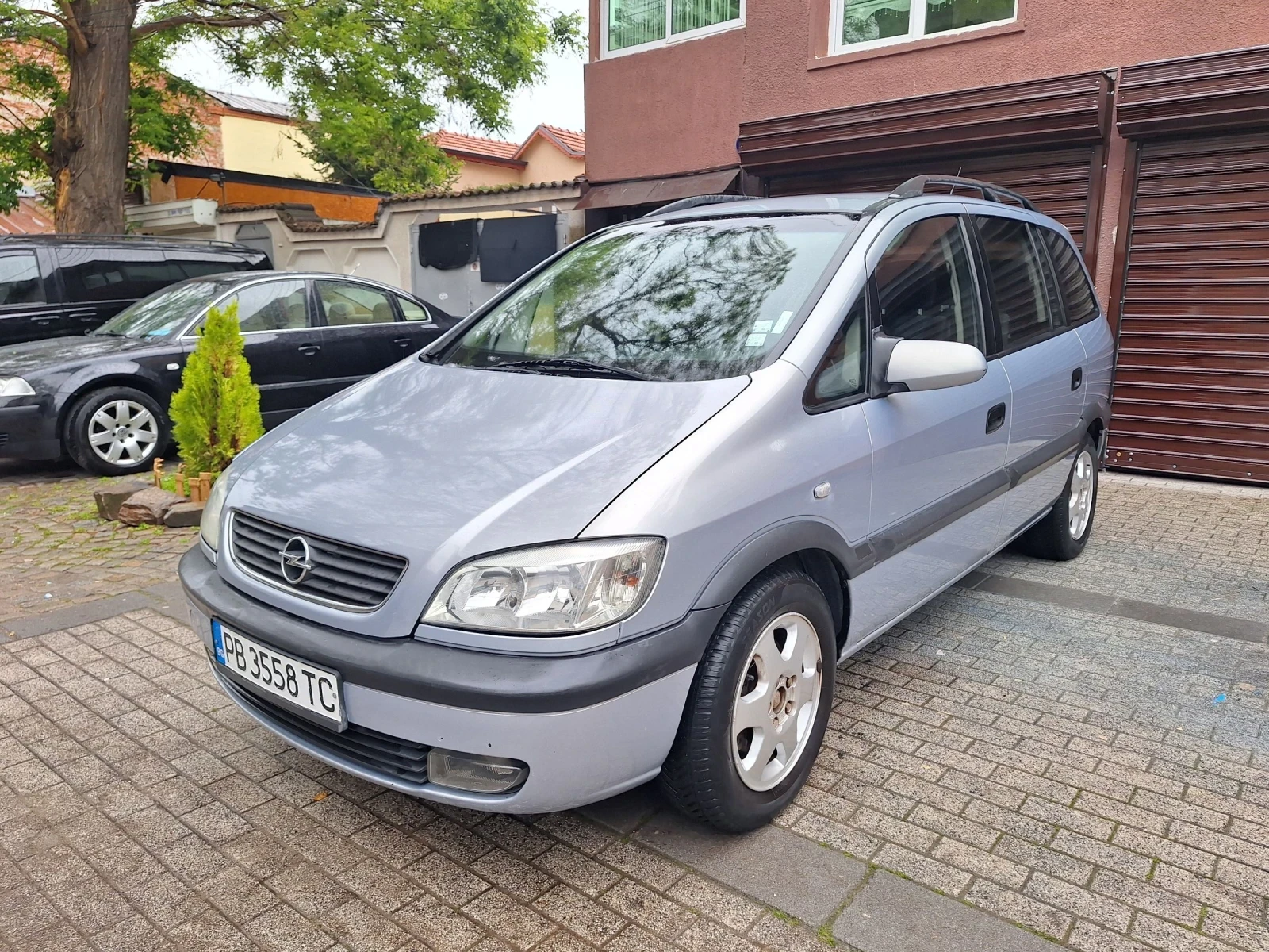 Opel Zafira 1.6 i, снимка 6 - Автомобили и джипове - 54563921