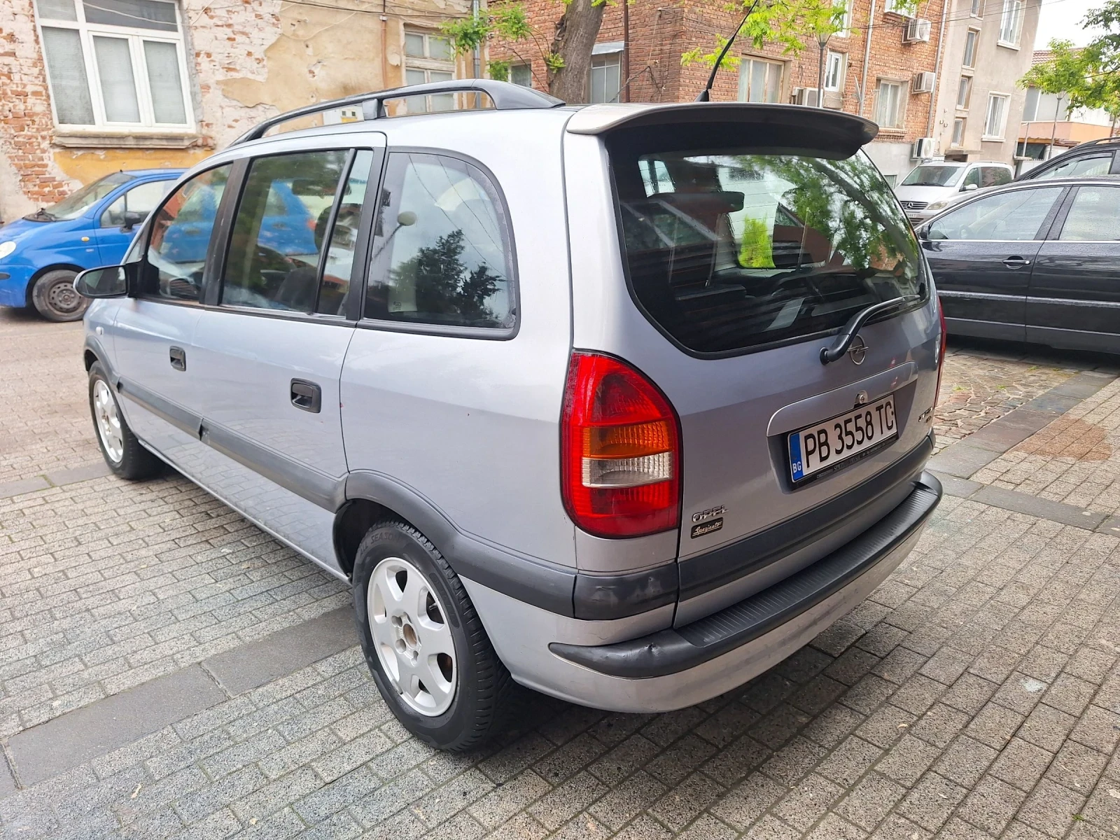 Opel Zafira 1.6 i, снимка 4 - Автомобили и джипове - 54563921