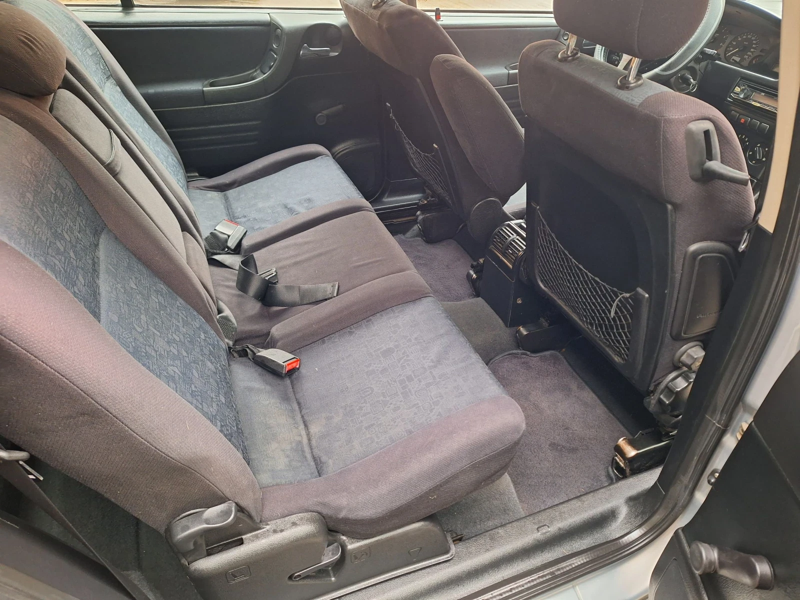 Opel Zafira 1.6 i, снимка 12 - Автомобили и джипове - 54563921