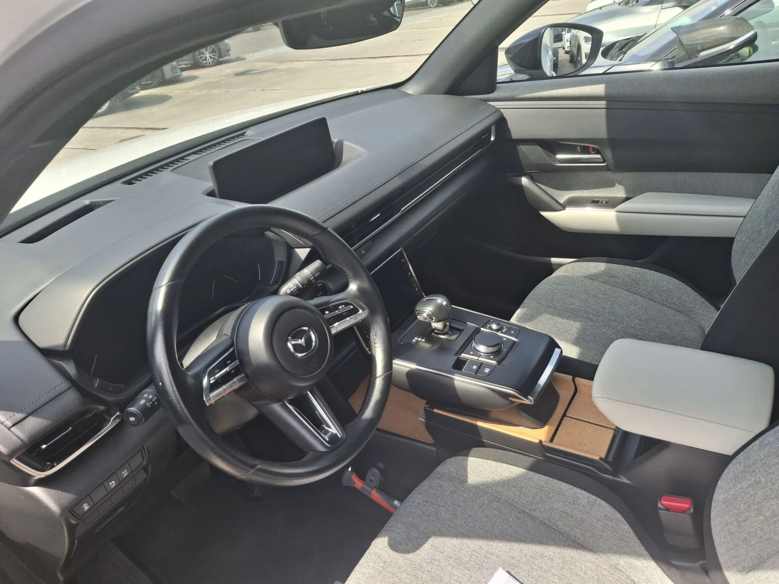 Mazda MX-30, снимка 6 - Автомобили и джипове - 54641540