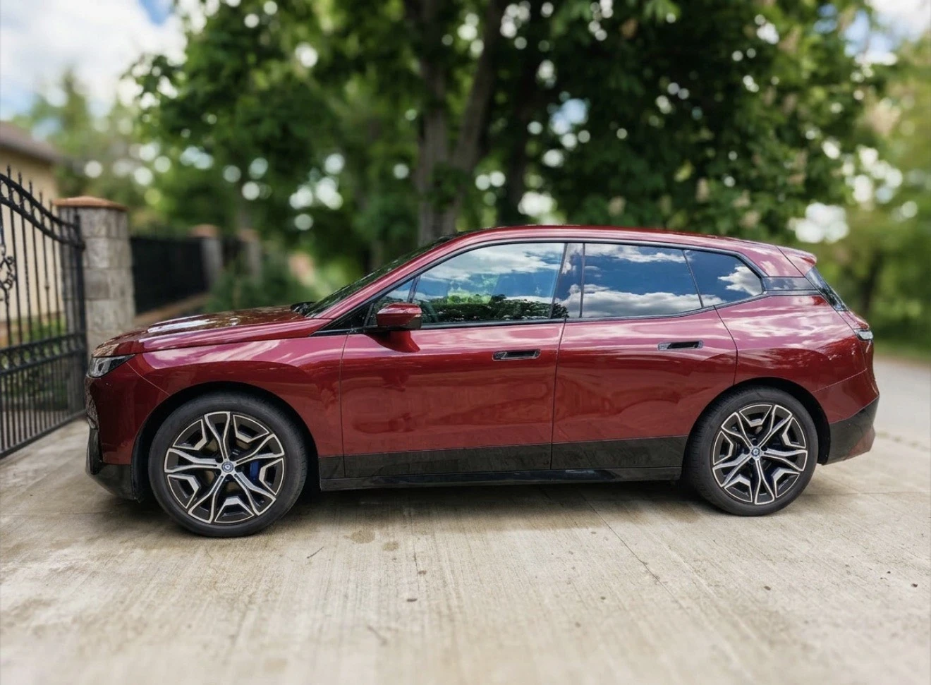 BMW iX Xdrive40, снимка 2 - Автомобили и джипове - 54667630