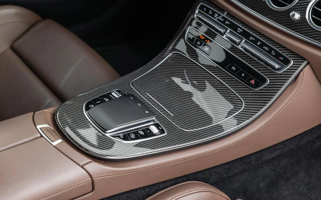 Mercedes-Benz E 63 AMG S 4Matic+ , снимка 10 - Автомобили и джипове - 54713377