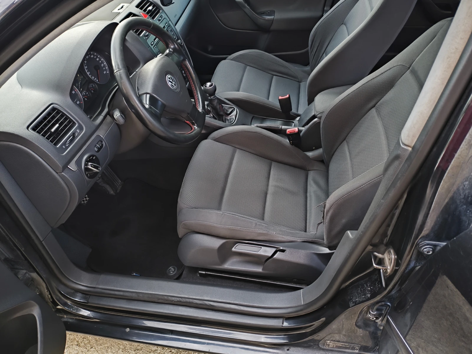 VW Golf 5 140+ , снимка 8 - Автомобили и джипове - 54730889