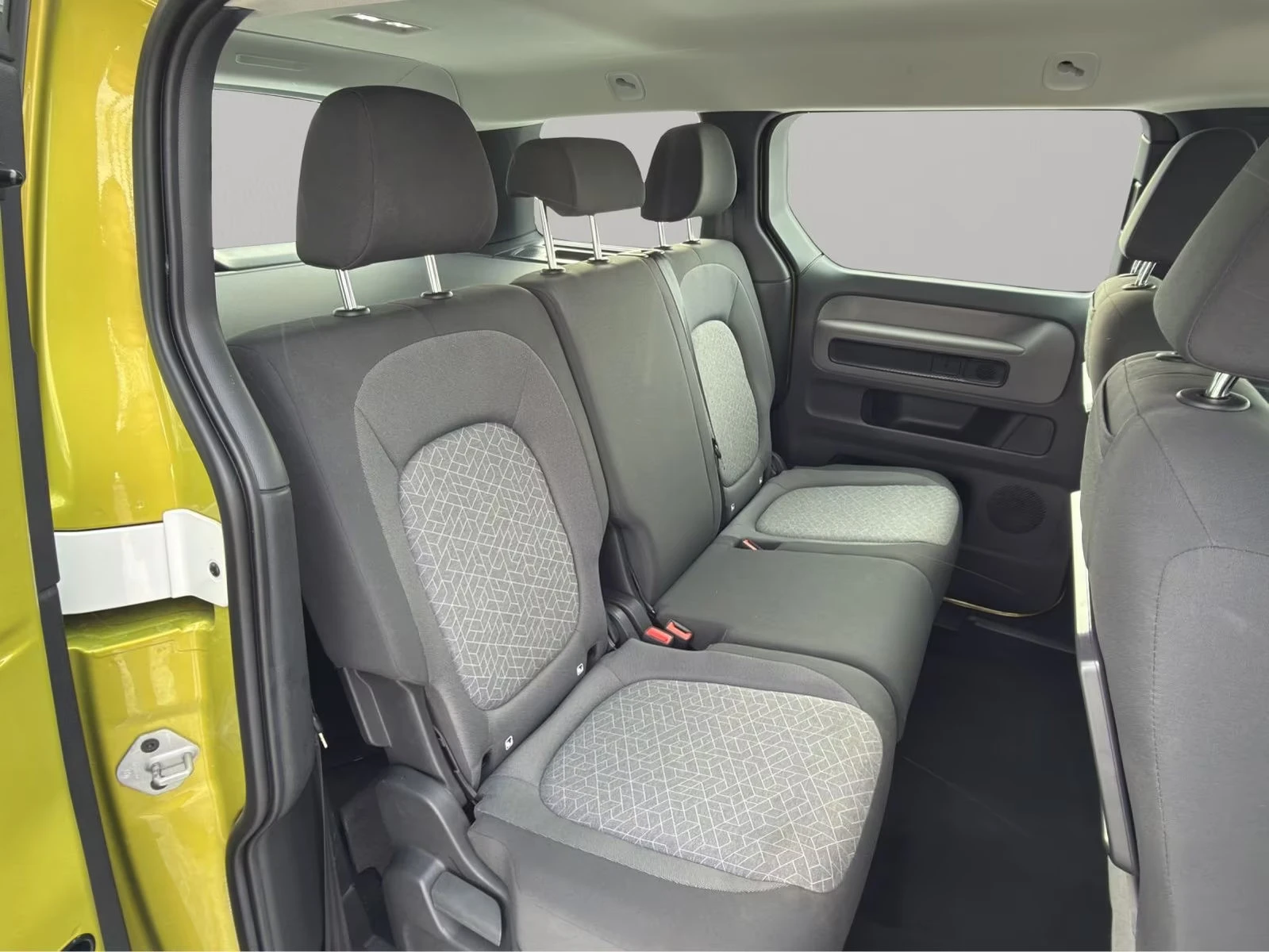 VW ID.Buzz PRO/204HP/MATRIX/AHK/360/NAVI/LED/ACC/404q, снимка 16 - Автомобили и джипове - 54911535