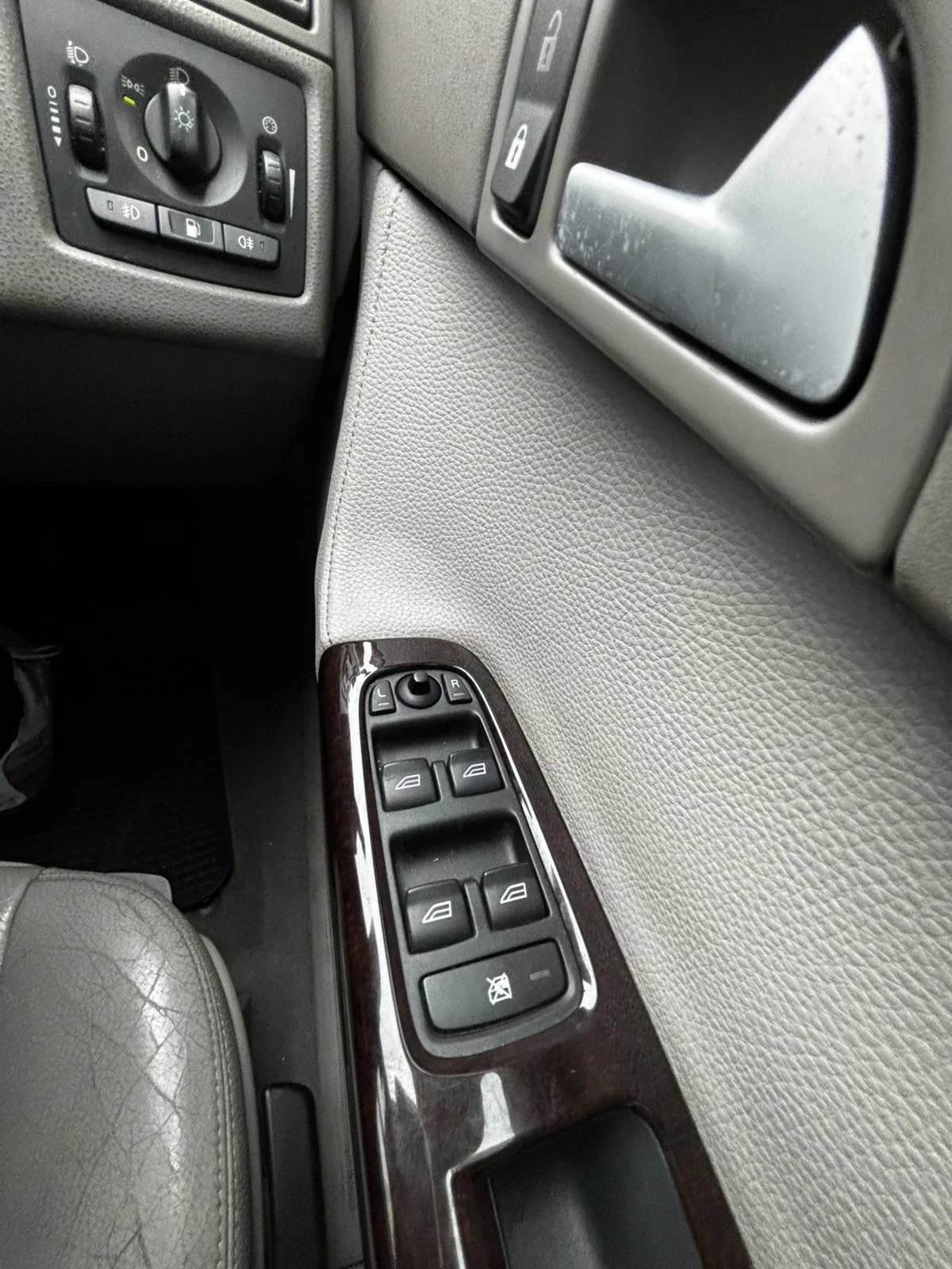 Volvo S40, снимка 8 - Автомобили и джипове - 55301672