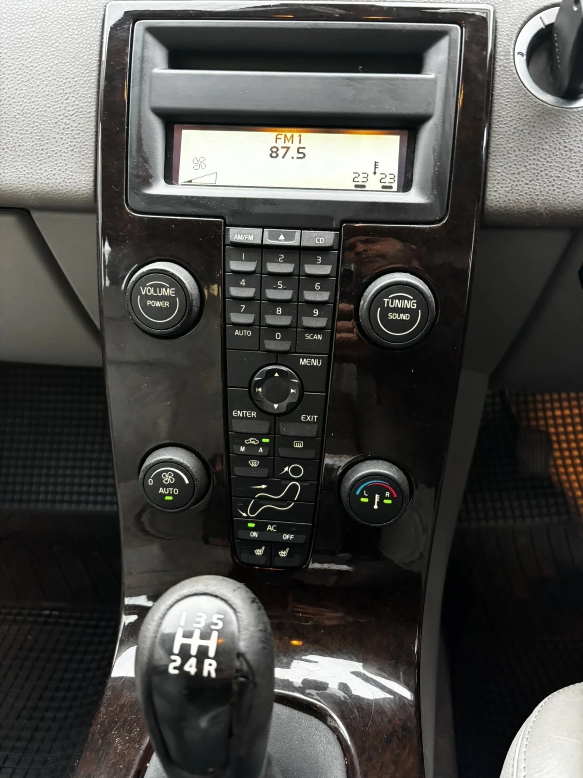 Volvo S40, снимка 15 - Автомобили и джипове - 55301672