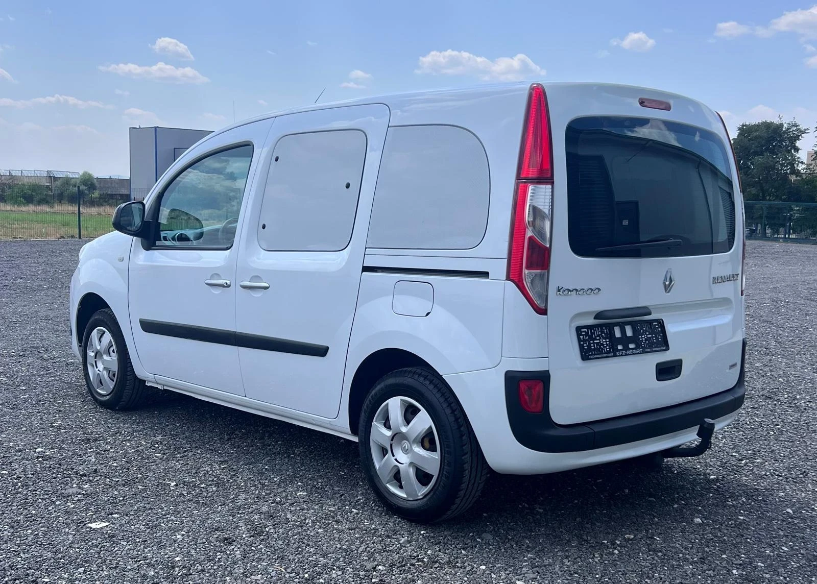 Renault Kangoo 1.2i/EURO 6/, снимка 4 - Автомобили и джипове - 55333658
