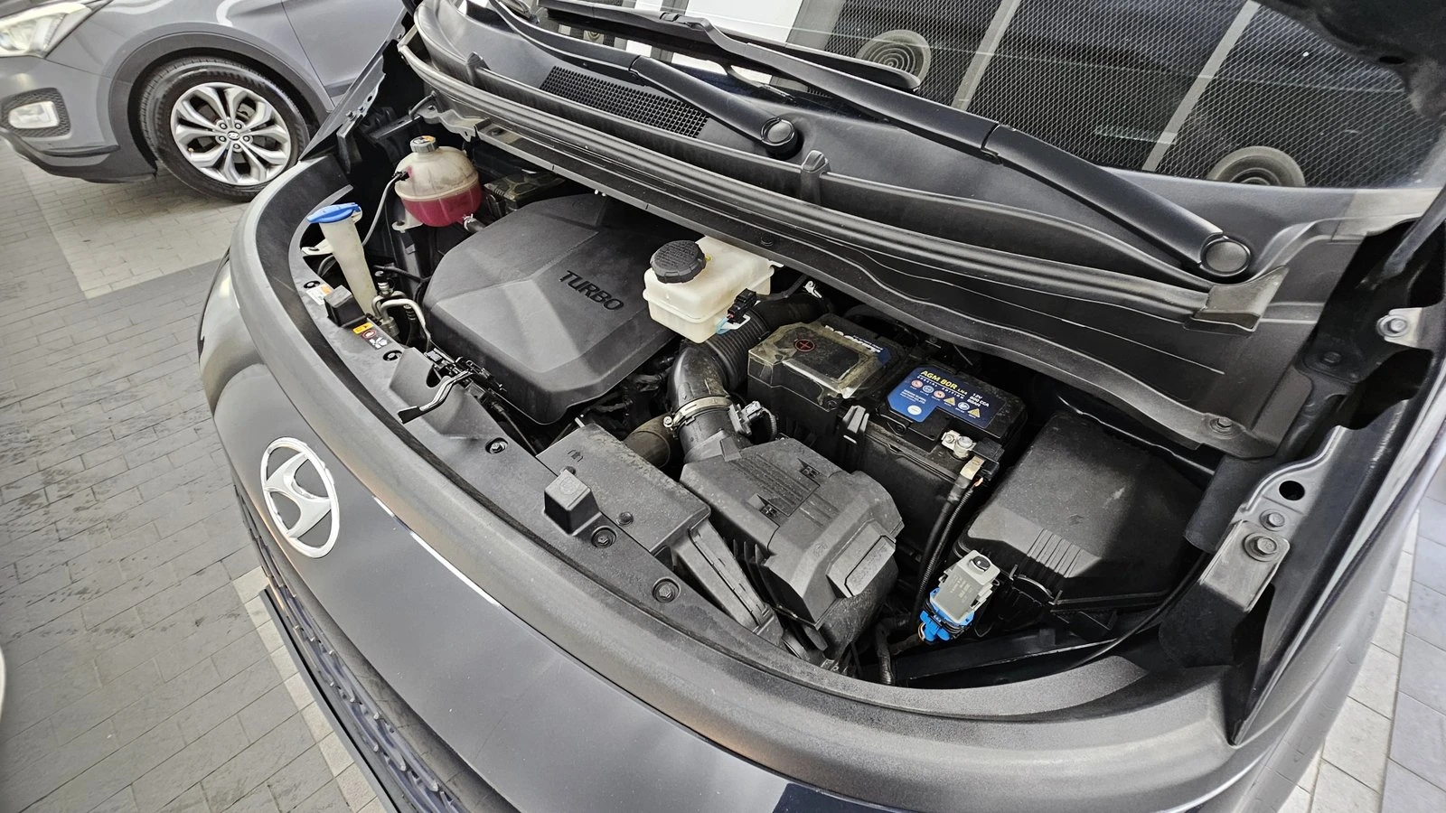 Hyundai Staria Modern* BLIND SPOT* ПОДГРЕВ ВОЛАН* КРАЙНА ЦЕНА, снимка 6 - Автомобили и джипове - 55348315