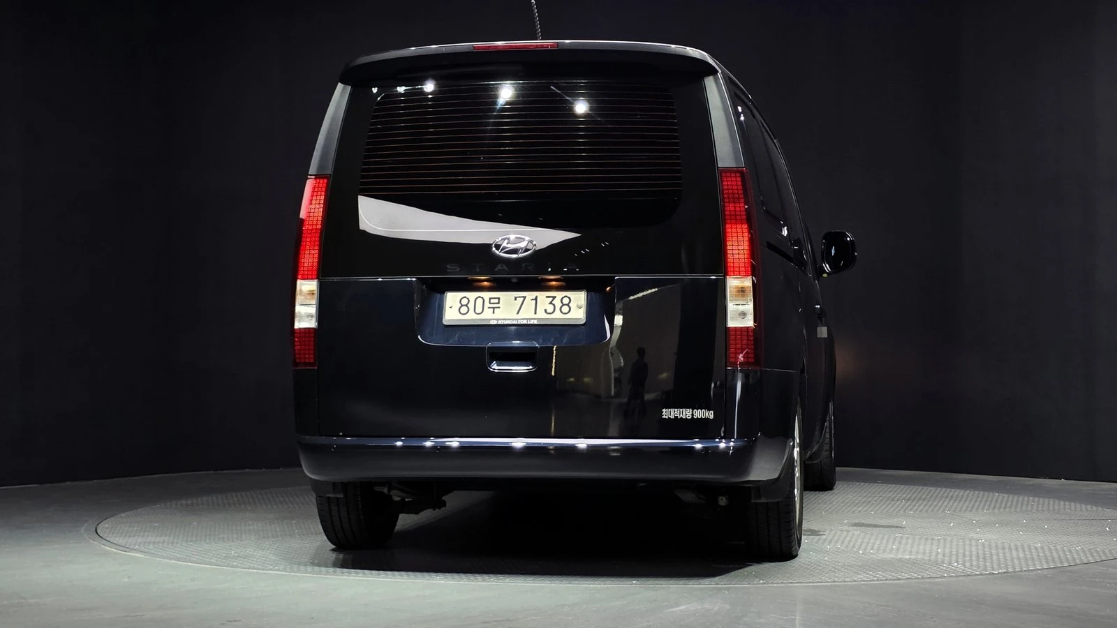 Hyundai Staria Modern* BLIND SPOT* ПОДГРЕВ ВОЛАН* КРАЙНА ЦЕНА, снимка 4 - Автомобили и джипове - 55348315