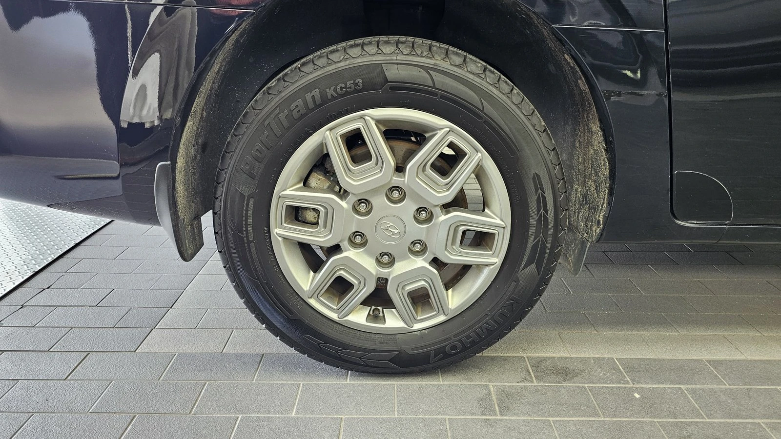 Hyundai Staria Modern* BLIND SPOT* ПОДГРЕВ ВОЛАН* КРАЙНА ЦЕНА, снимка 5 - Автомобили и джипове - 55348315