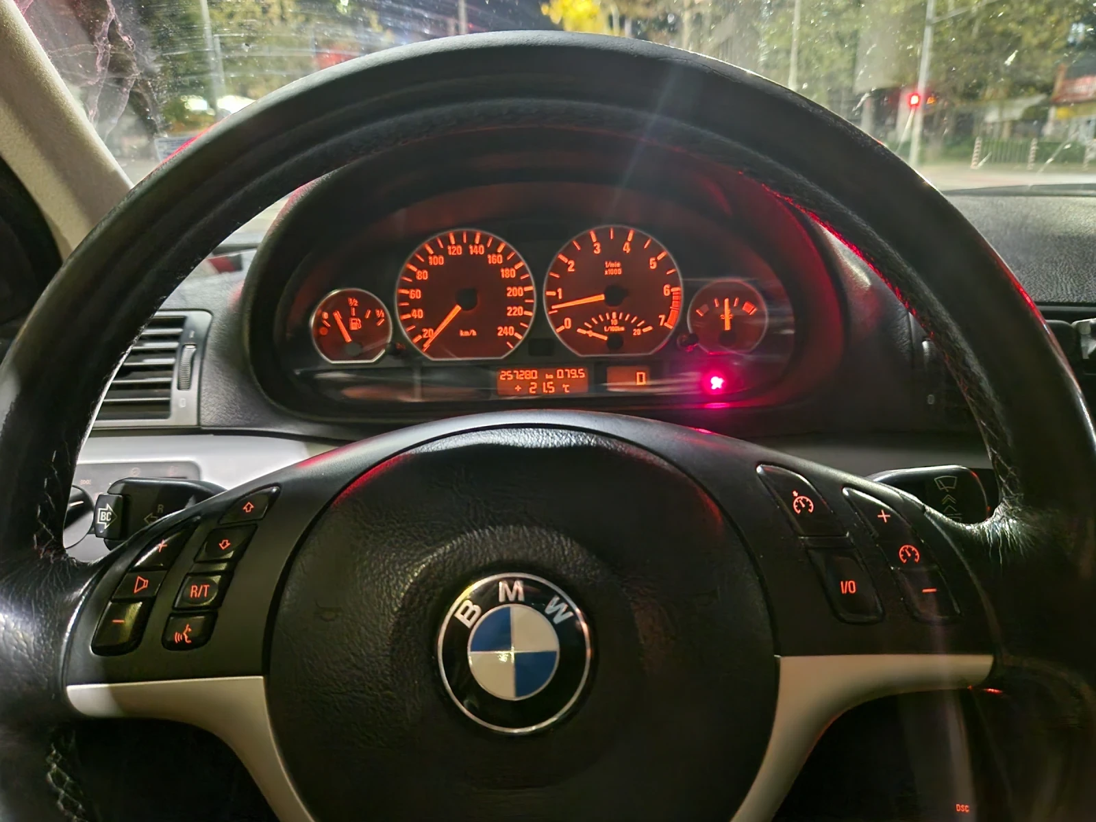 BMW 330 330 Газ-бензин, снимка 3 - Автомобили и джипове - 55458192