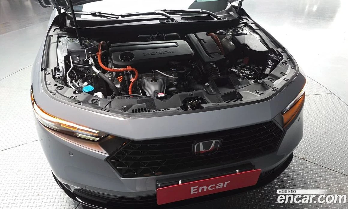 Honda Accord 2.0 Hybrid Touring, снимка 5 - Автомобили и джипове - 55668963
