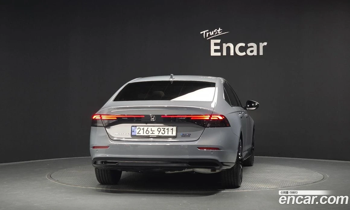 Honda Accord 2.0 Hybrid Touring, снимка 3 - Автомобили и джипове - 55668963