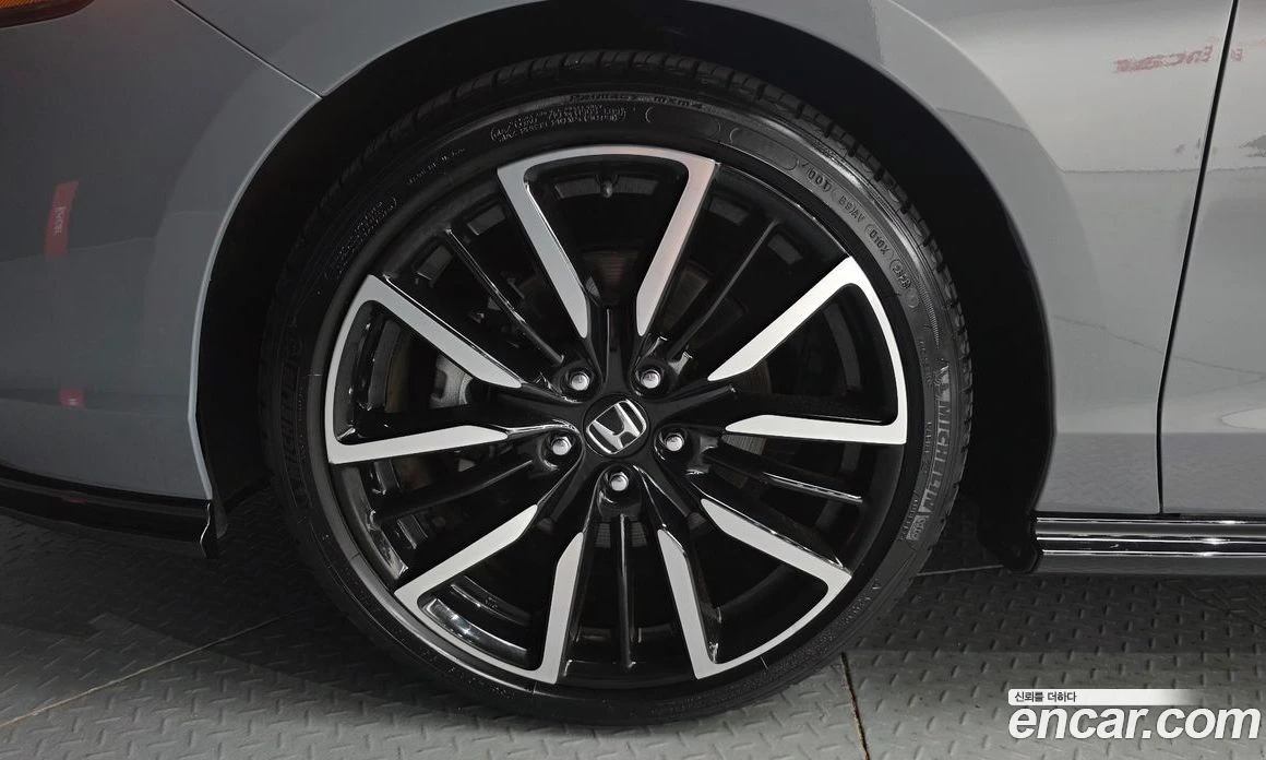 Honda Accord 2.0 Hybrid Touring, снимка 4 - Автомобили и джипове - 55668963
