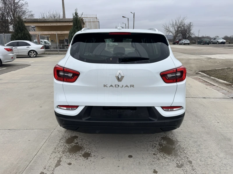 Renault Kadjar, снимка 4 - Автомобили и джипове - 48250271