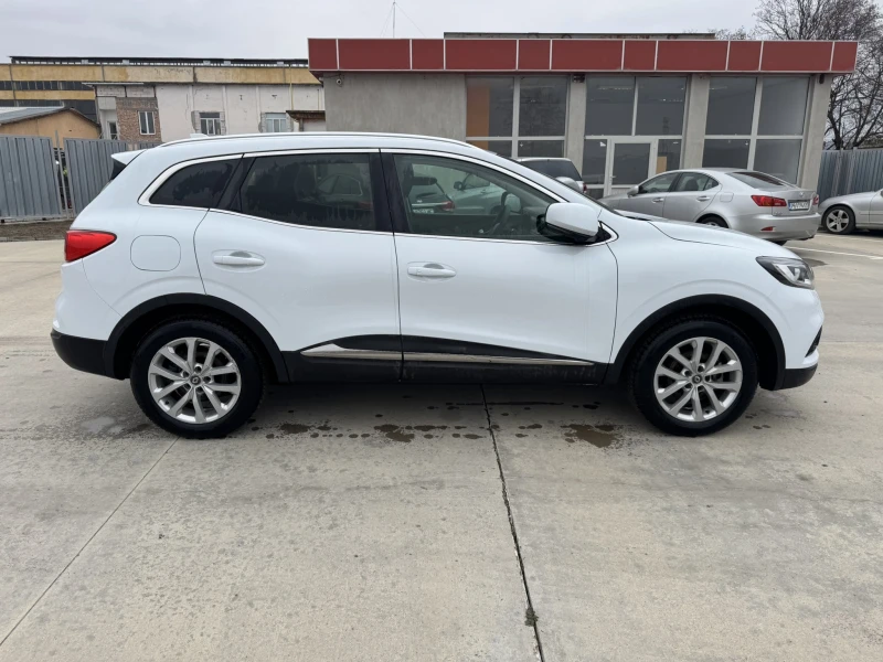 Renault Kadjar, снимка 6 - Автомобили и джипове - 48250271