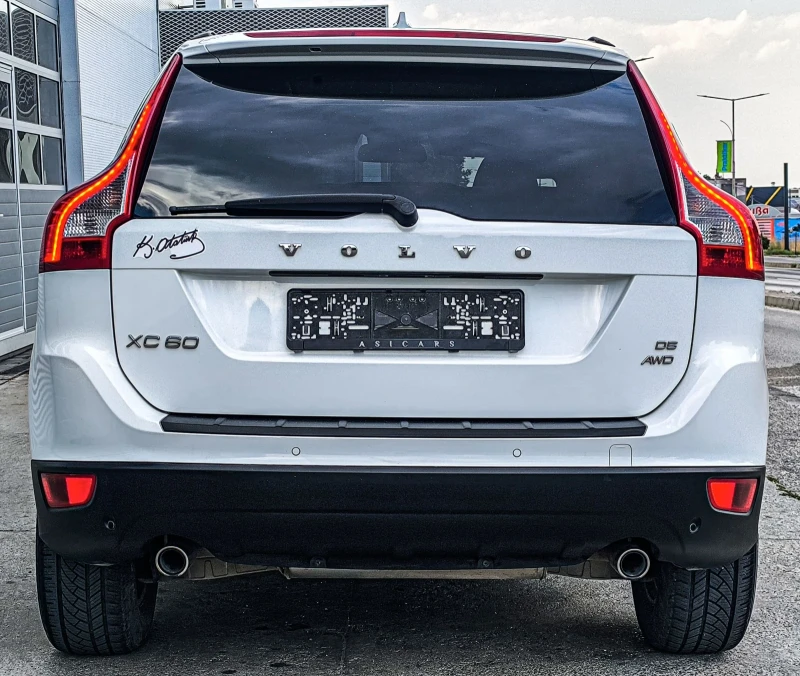 Volvo XC60 2.4d ПАНОРАМА АВТОМАТ 163000КМ, снимка 5 - Автомобили и джипове - 50966723
