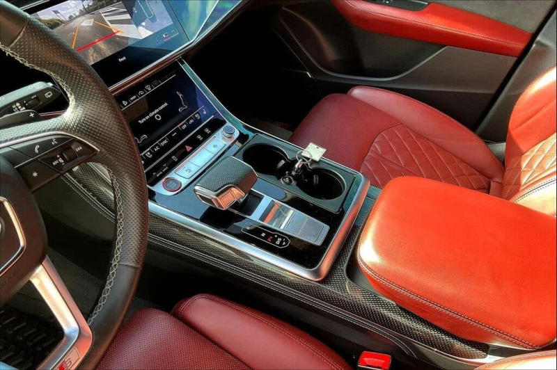 Audi SQ8 * 4.0T* Quattro* Premium* Автокредит(Цена до БГ), снимка 12 - Автомобили и джипове - 53206760