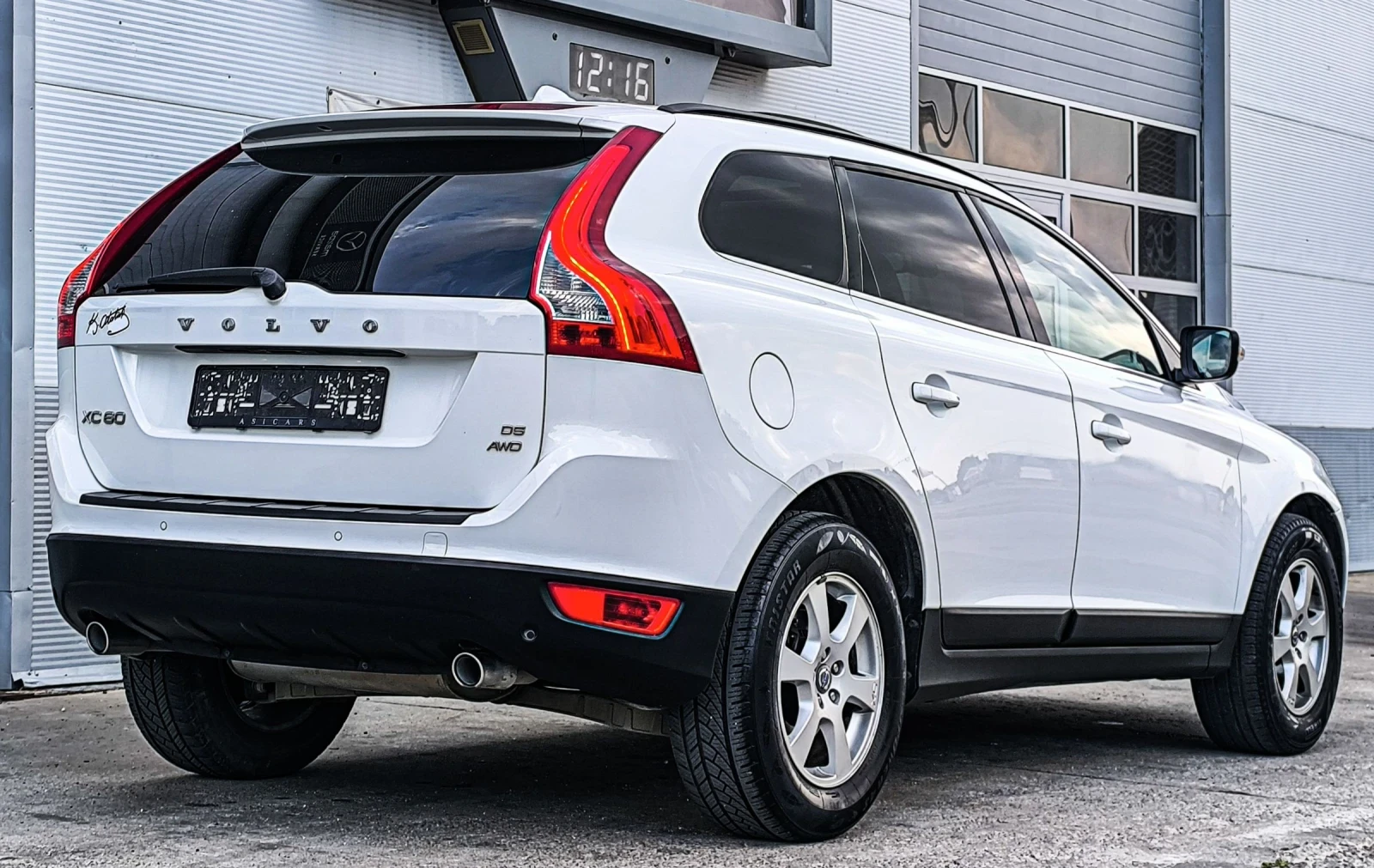 Volvo XC60 2.4d ПАНОРАМА АВТОМАТ 163000КМ - изображение 6