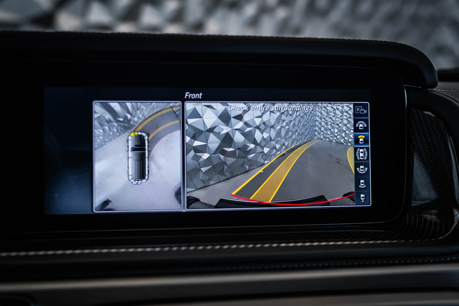 Mercedes-Benz G 63 AMG Manufaktur* Burmester* Carbon, снимка 17 - Автомобили и джипове - 54041015