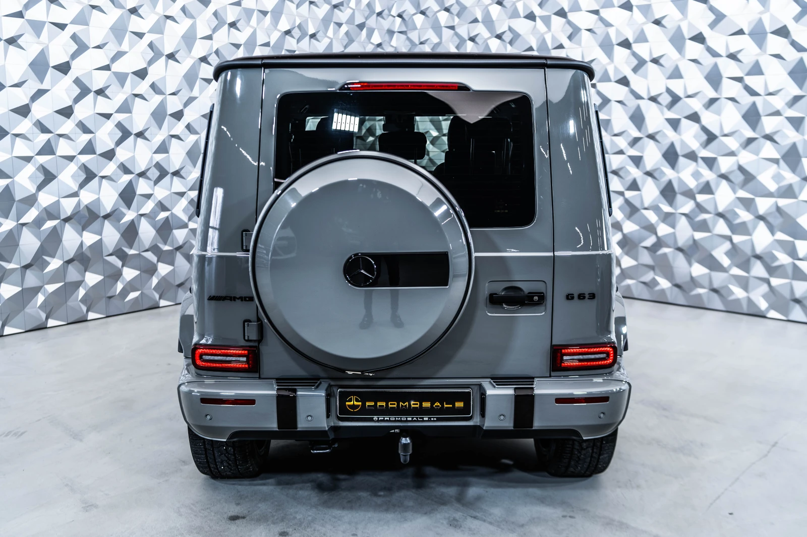 Mercedes-Benz G 63 AMG Manufaktur* Burmester* Carbon, снимка 5 - Автомобили и джипове - 54041015