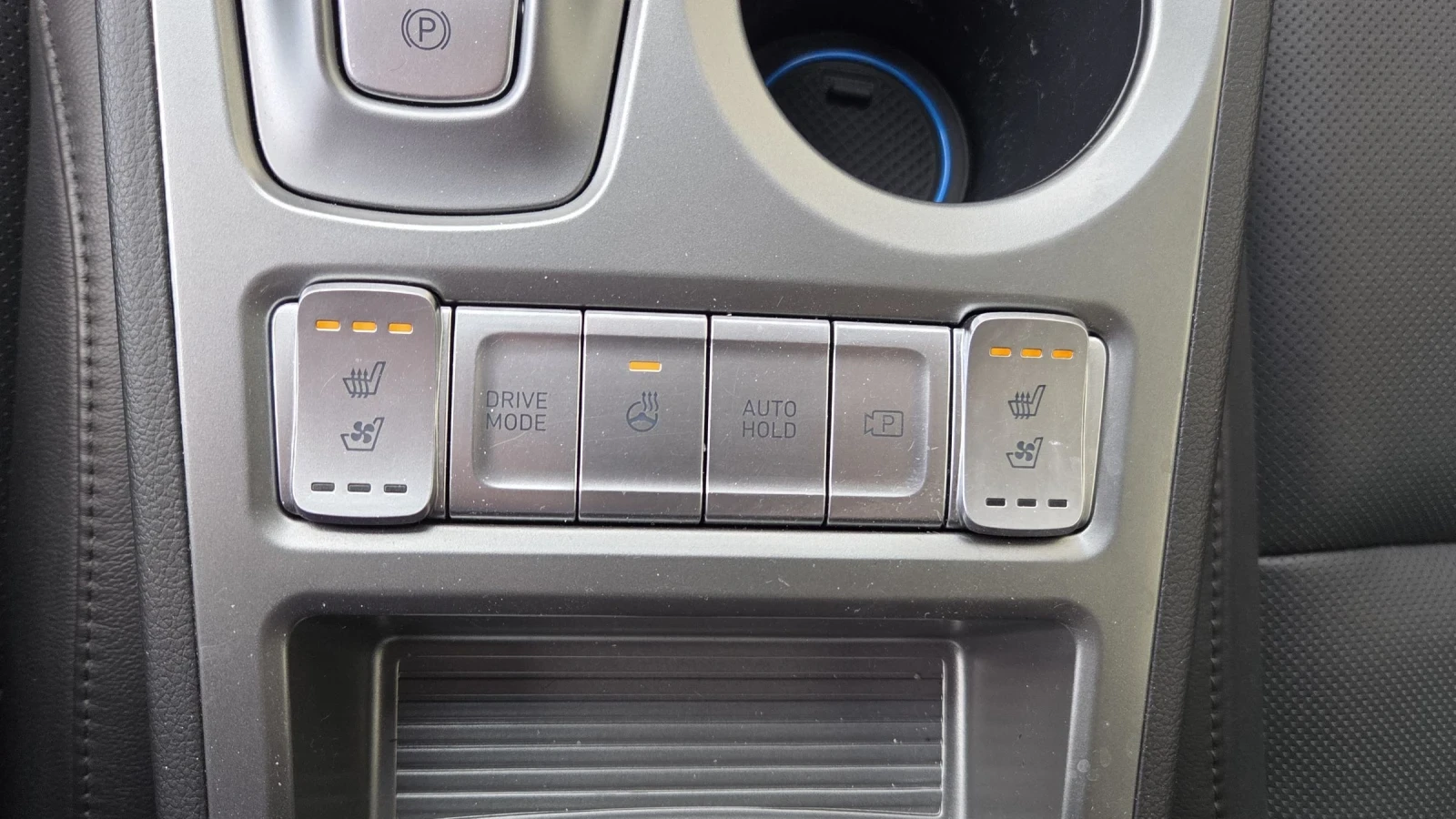 Hyundai Kona 64KWh/Premium/SOH100%, снимка 16 - Автомобили и джипове - 54099137