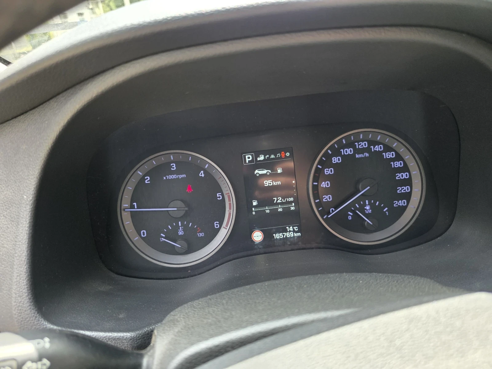 Hyundai Tucson 1.7td Full, снимка 8 - Автомобили и джипове - 54417405