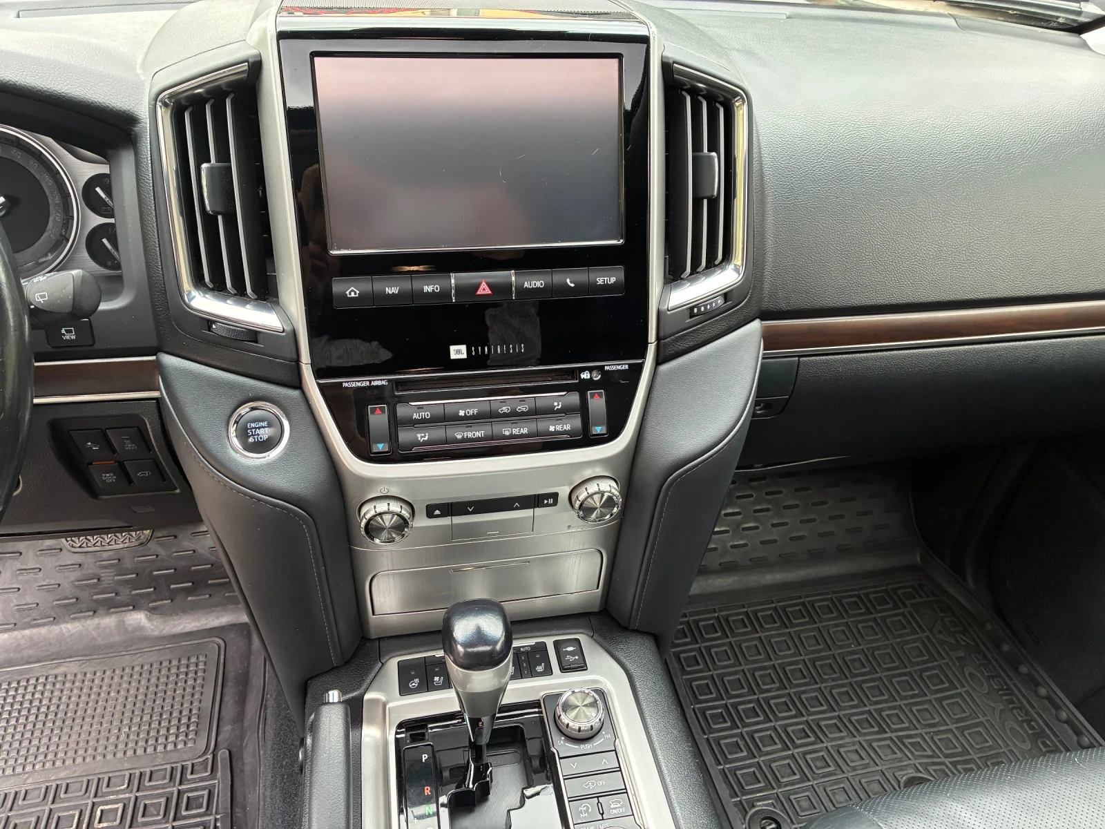 Toyota Land cruiser 200/V8/Facelift, снимка 12 - Автомобили и джипове - 54484812