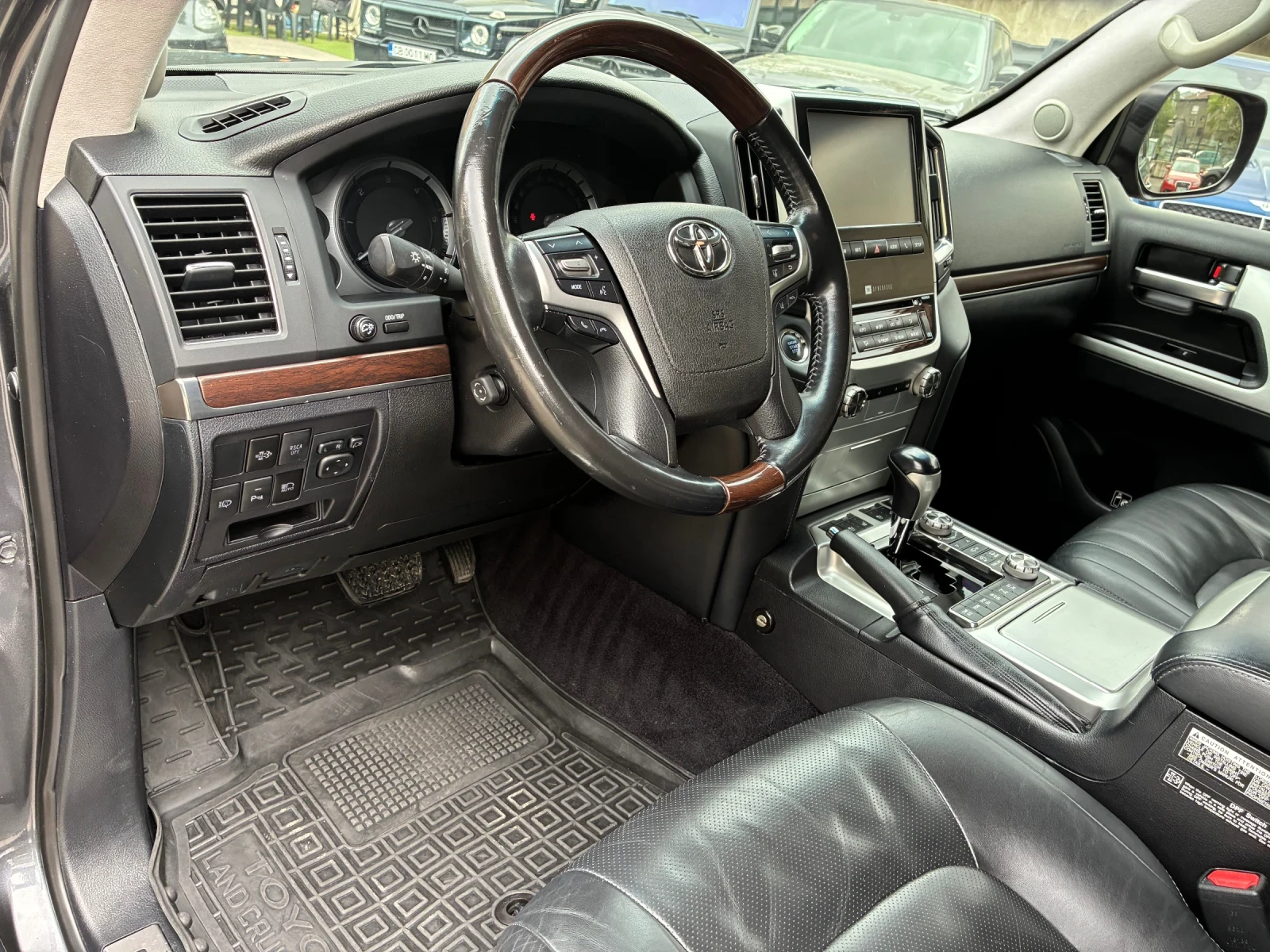 Toyota Land cruiser 200/V8/Facelift, снимка 11 - Автомобили и джипове - 54484812