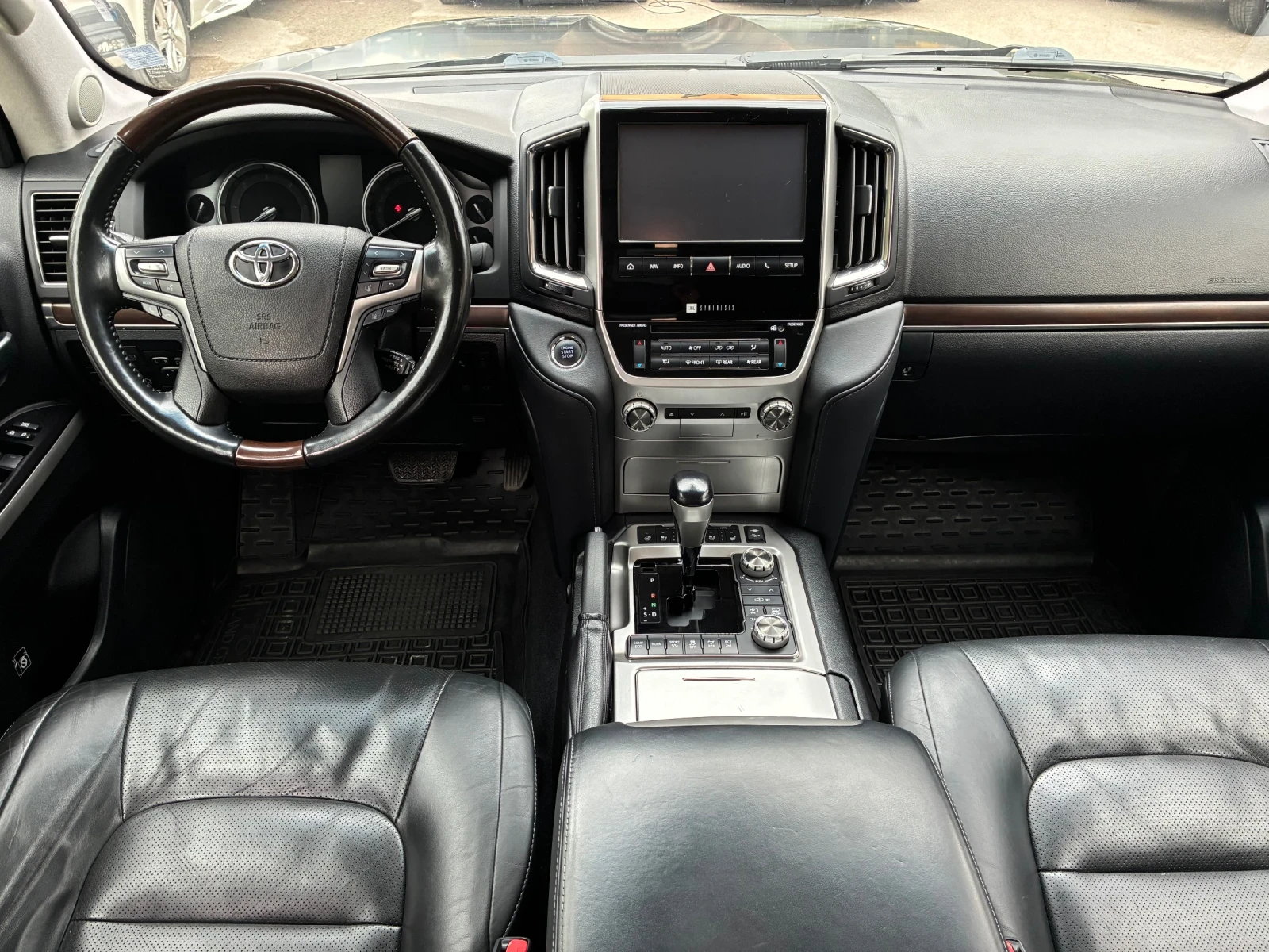 Toyota Land cruiser 200/V8/Facelift, снимка 9 - Автомобили и джипове - 54484812