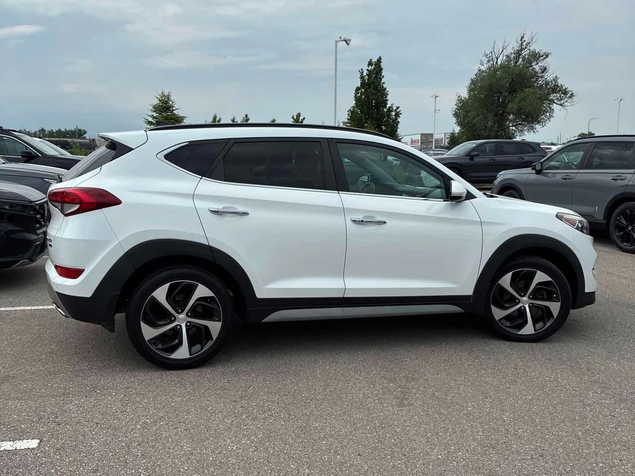 Hyundai Tucson * Limited * ПОДГРЕВИ * ШИБИДАХ * CARFAX, снимка 3 - Автомобили и джипове - 54840738