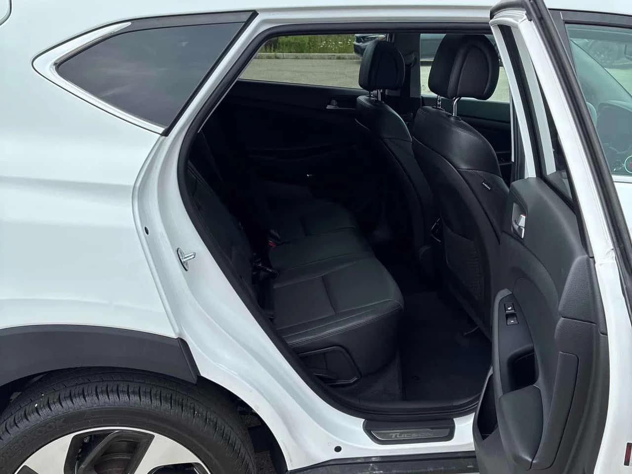 Hyundai Tucson * Limited * ПОДГРЕВИ * ШИБИДАХ * CARFAX, снимка 11 - Автомобили и джипове - 54840738
