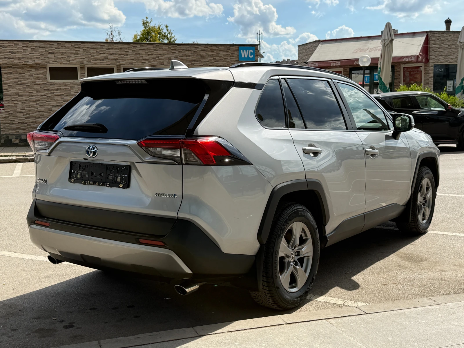 Toyota Rav4 6 МЕСЕЦА ГАРАНЦИЯ/2.5Hybrid 218к.с. Подгрев/Камера, снимка 5 - Автомобили и джипове - 54884868