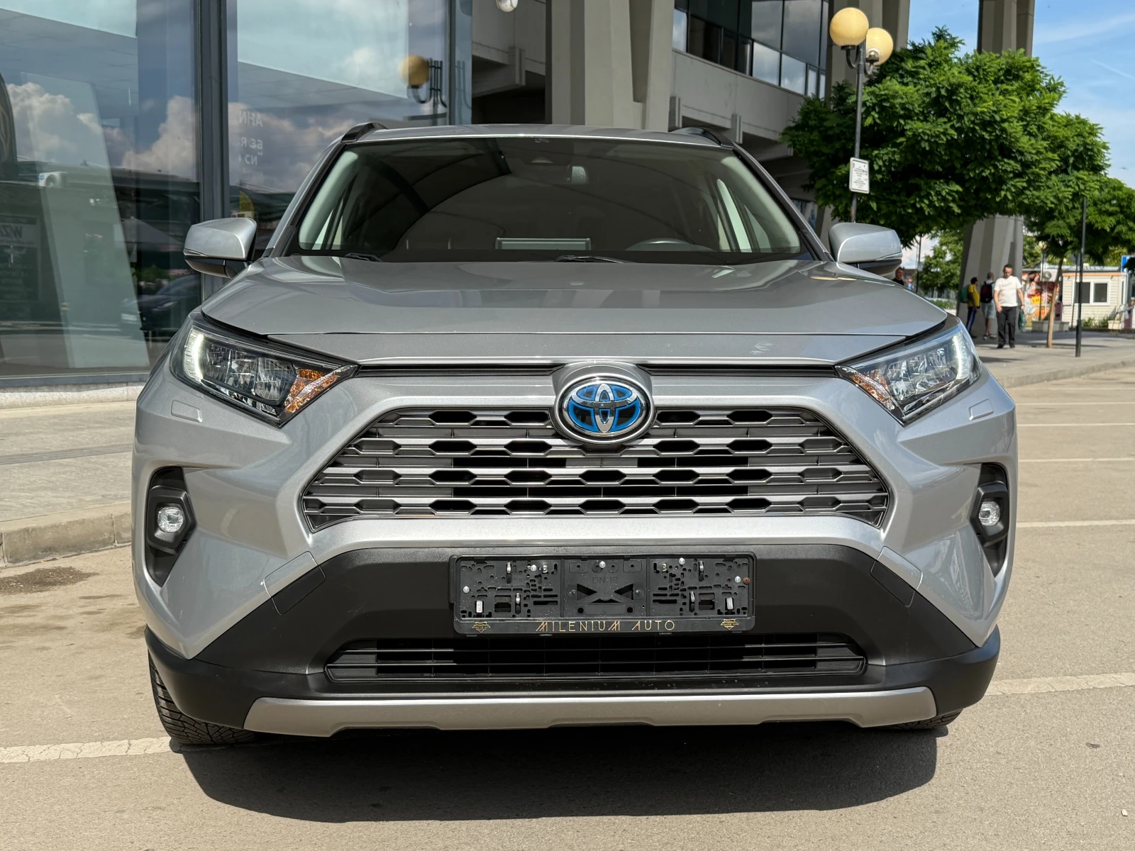 Toyota Rav4 6 МЕСЕЦА ГАРАНЦИЯ/2.5Hybrid 218к.с. Подгрев/Камера, снимка 8 - Автомобили и джипове - 54884868
