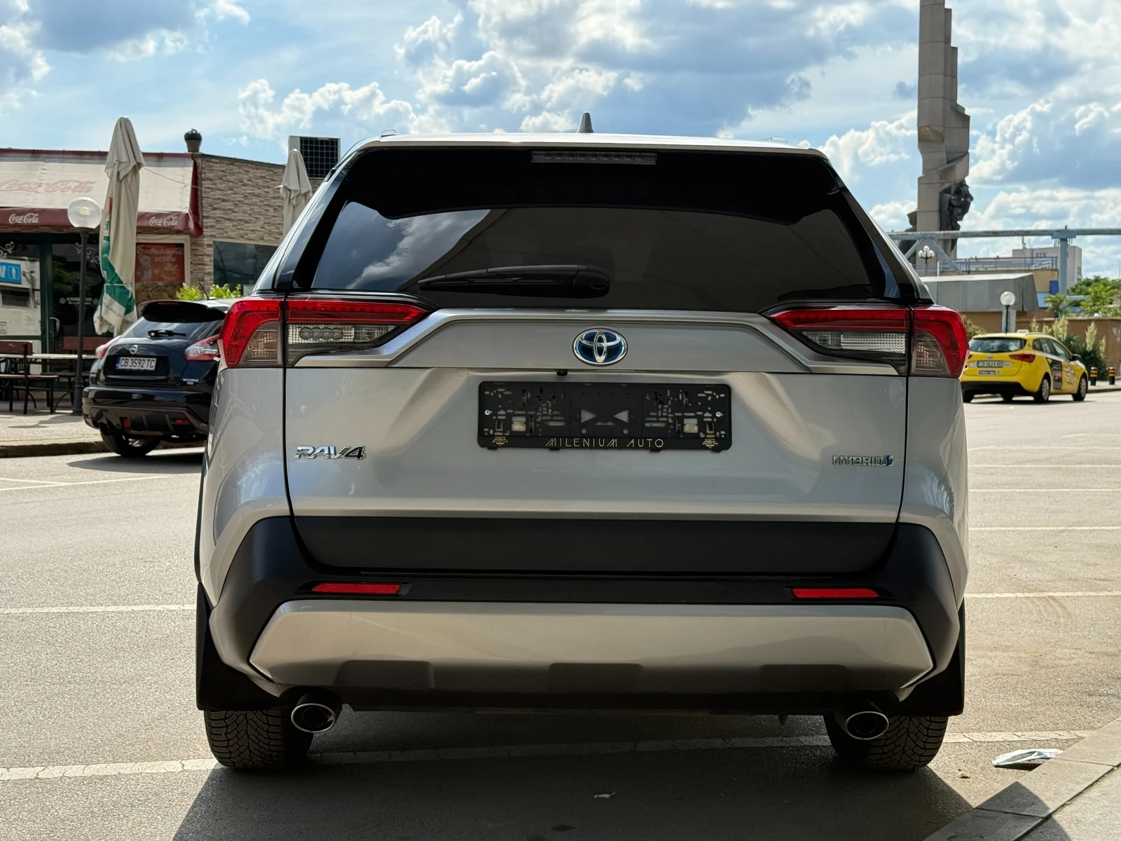 Toyota Rav4 6 МЕСЕЦА ГАРАНЦИЯ/2.5Hybrid 218к.с. Подгрев/Камера, снимка 4 - Автомобили и джипове - 54884868