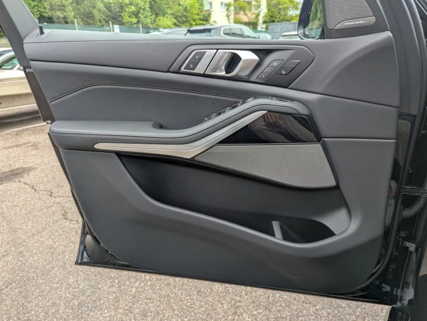 BMW X5 40i* M-SPORT PRO* SKY* 360* H/K* ВАКУУМ, снимка 6 - Автомобили и джипове - 54939180