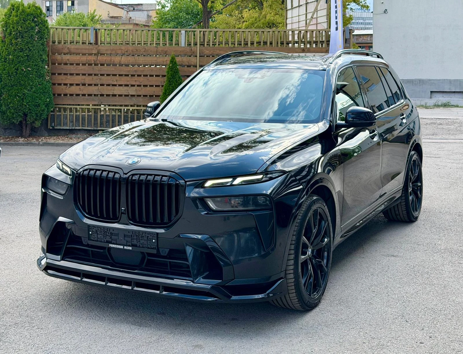 BMW X7 40i xDrive M-Pack Bowers&Wilkins, снимка 2 - Автомобили и джипове - 55931035