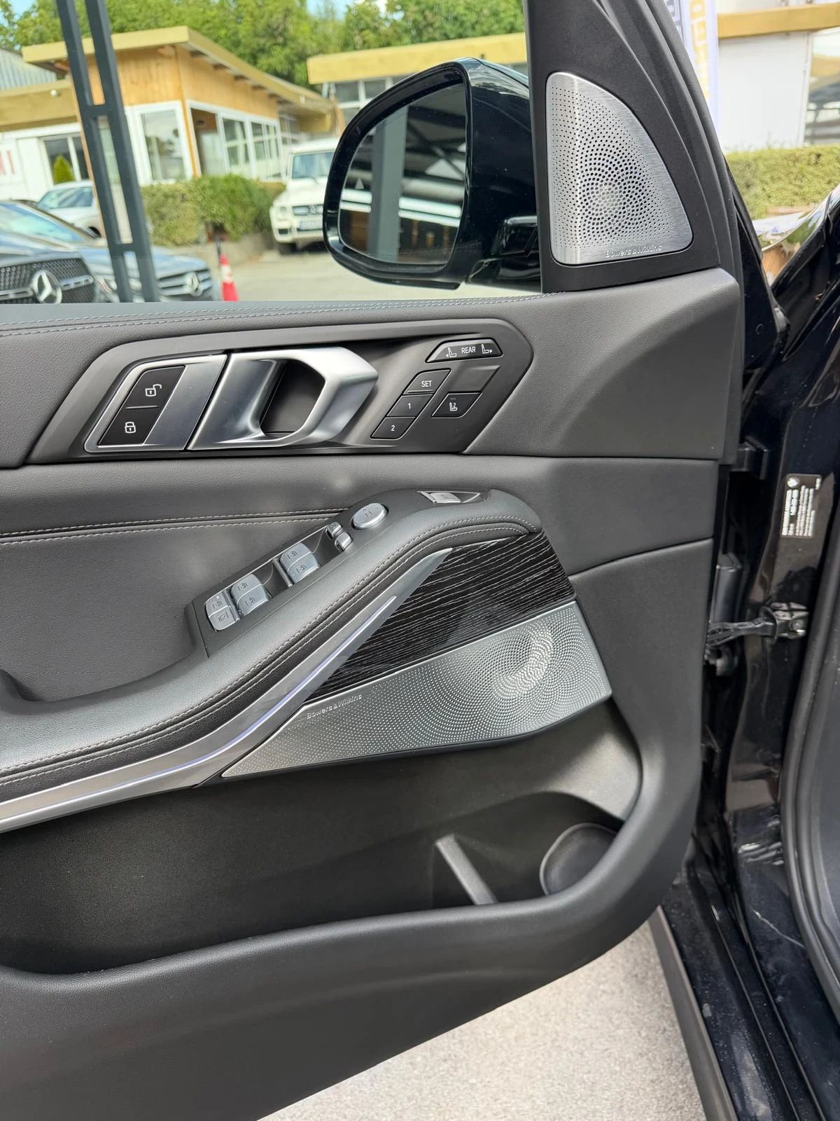 BMW X7 40i xDrive M-Pack Bowers&Wilkins, снимка 17 - Автомобили и джипове - 55931035