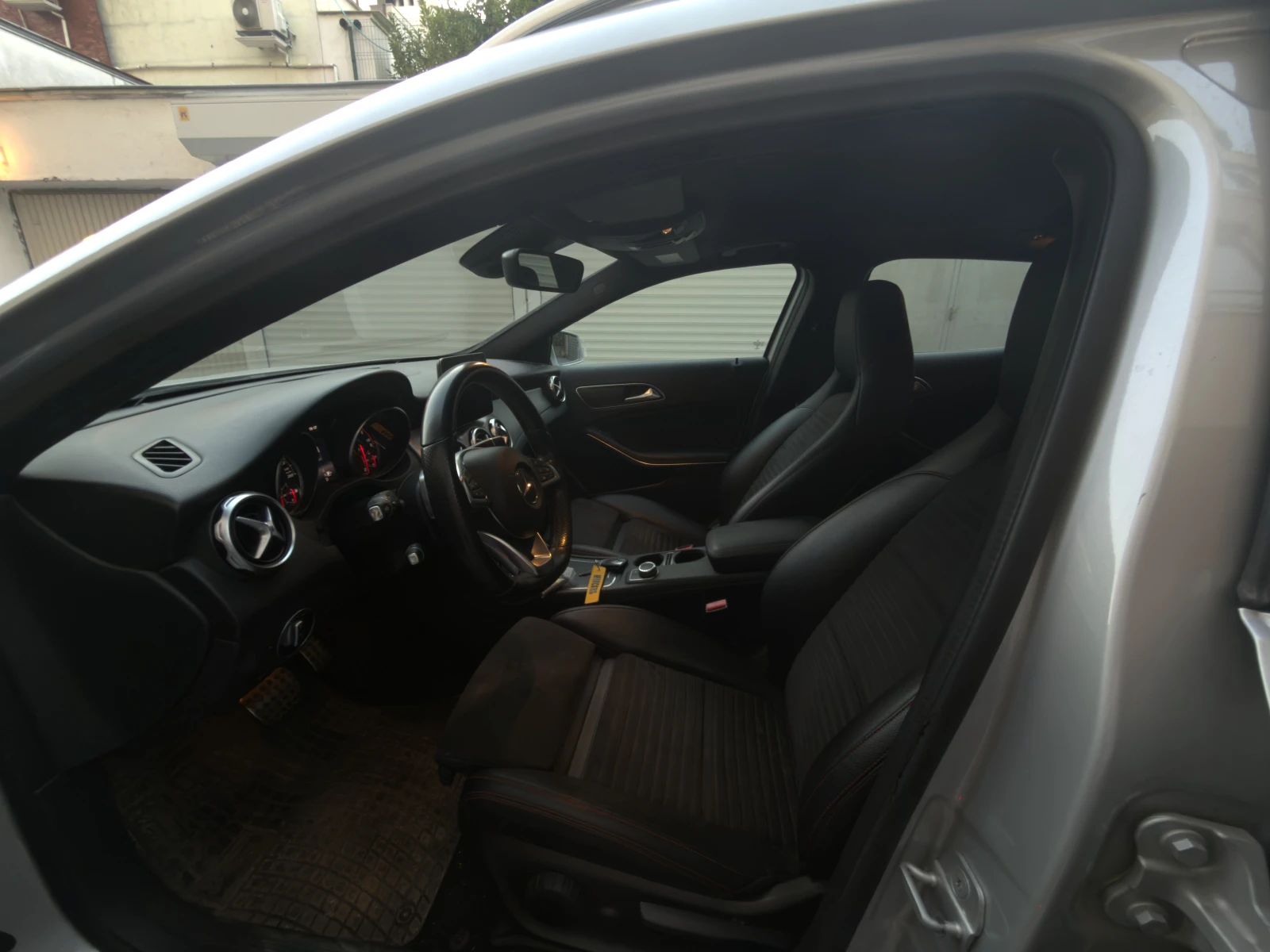 Mercedes-Benz GLA 200, снимка 11 - Автомобили и джипове - 56232058