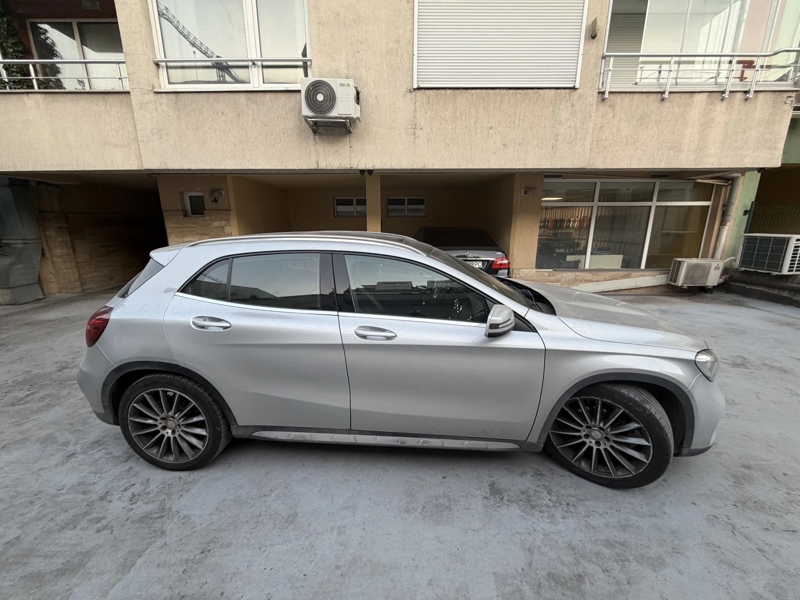 Mercedes-Benz GLA 200, снимка 3 - Автомобили и джипове - 56232058