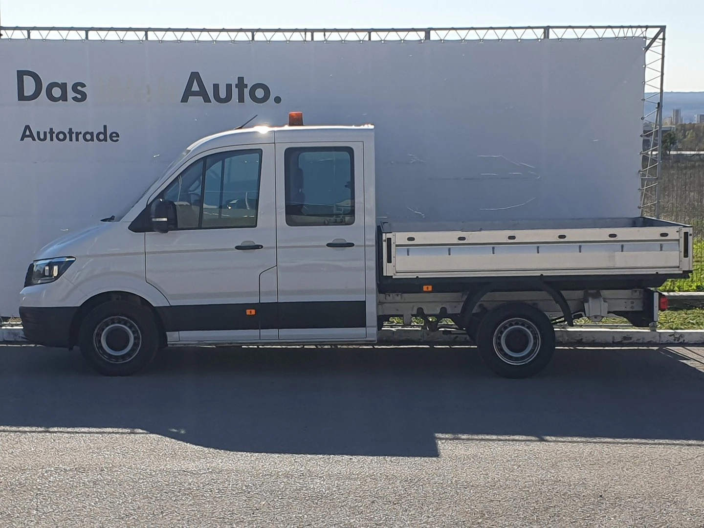 VW Crafter 35 DC Truck M TDI предно - изображение 2